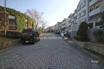 敷地北東側の前面道路