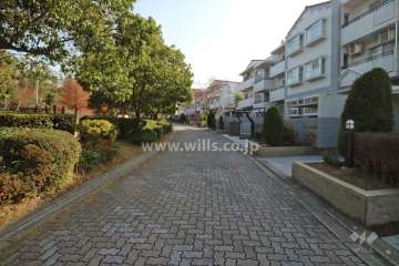 敷地北東側の前面道路