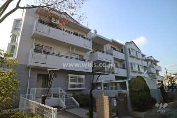 高槻阿武山二番街東E08号棟の外観（北東側から）