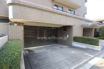 駐車場出入り口（リングシャッター付き）