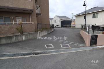 駐車場出入り口