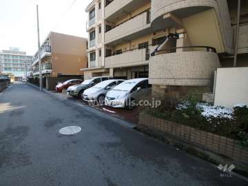 敷地内駐車場（屋外平面式）