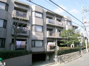 フォルム豊中本町の外観（タイル貼り）