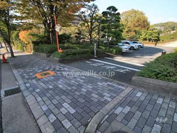 駐車場出入り口
