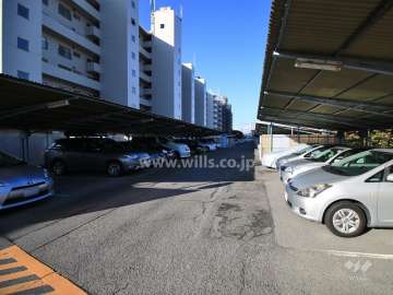 敷地内駐車場（屋外屋根付）