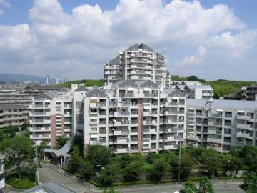 緑地公園グリーンハイツの全景