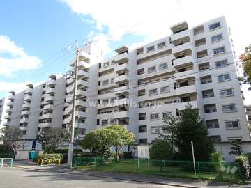 大和サニーハイツ高槻4棟の外観（北西側から）