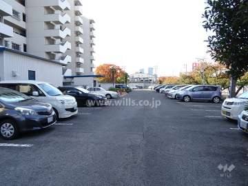 敷地内駐車場（屋外平面式）