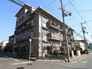 柱本グリーンハイツの外観（南西側から）