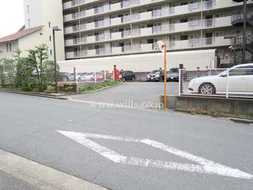 駐車場出入り口