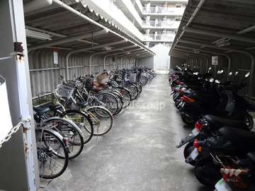 駐輪場とバイク置場