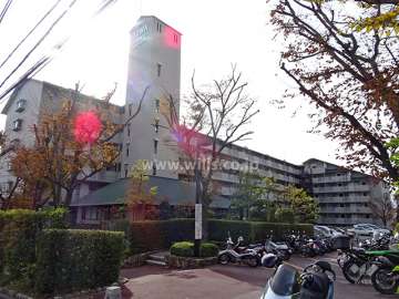 藤和コアティ高槻ハイタウンコアB棟の外観（北東側から）