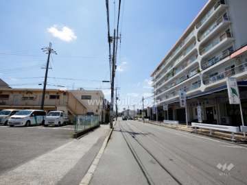敷地南側の前面道路