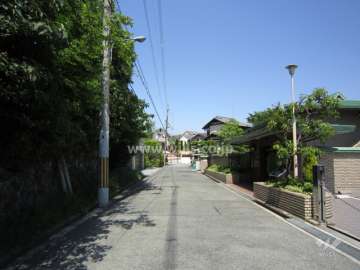 敷地北側の前面道路