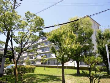 富田第二住宅59棟の外観（南東側から）