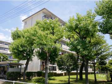 富田第二住宅71棟の外観（南西側から）