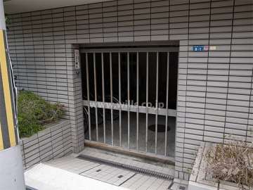 駐輪場も屋内（建物1階）にあります。