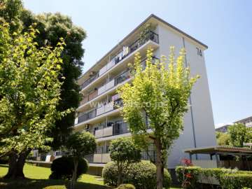 富田第二住宅74棟の外観（南西側から）