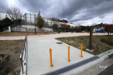 敷地の近くには真神中央公園があります。