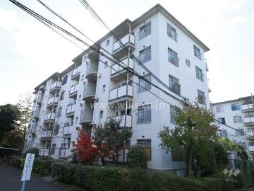 高槻塚原台ハイツ15号棟の外観（北西側から）