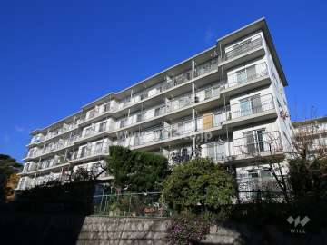 高槻塚原台ハイツ2号棟の外観（南東側から）