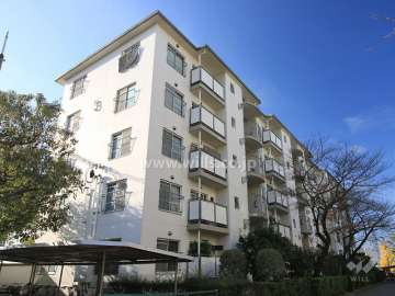 高槻塚原台ハイツ3号棟の外観（北東側から）