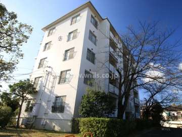 高槻塚原台ハイツ5号棟の外観（北東側から）