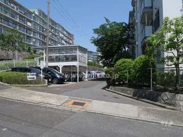 駐車場出入り口