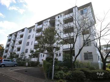 高槻塚原台ハイツ14号棟の外観（北西側から）