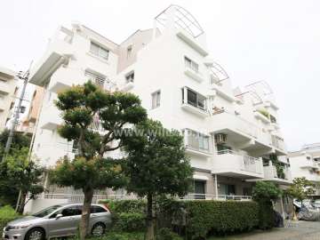 公団阿武山一番街　103号棟の外観（北西側から）