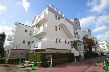 高槻阿武山一番街106号棟の外観(東側から)