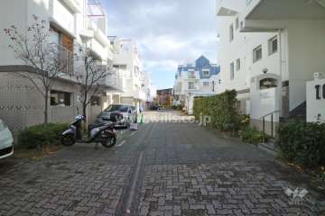 敷地南西側の前面道路