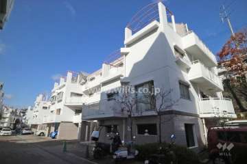 高槻阿武山一番街109号棟の外観(南東側から)