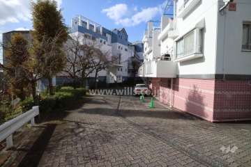 敷地南側の前面道路