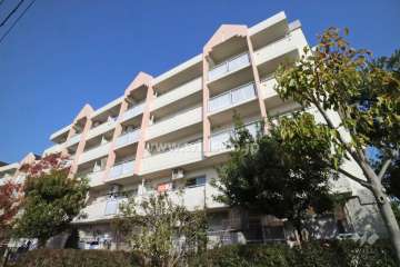 高槻阿武山二番街206号棟の外観(南西側から)