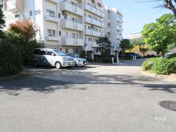 駐車場の出入り口