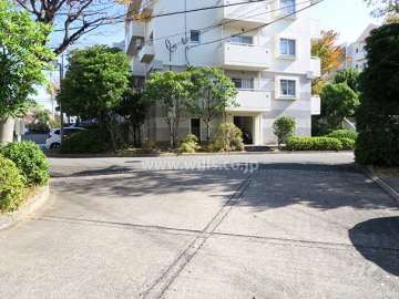 駐車場の出入り口