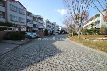 敷地北東側の前面道路