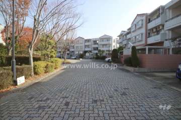 敷地北東側の前面道路