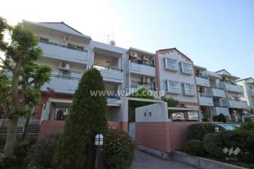 高槻阿武山二番街東Ｅ04号棟の外観（北東側から）