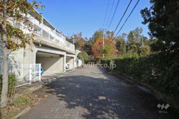 敷地南東側の前面道路