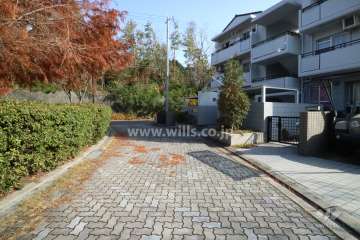 敷地北西側の前面道路