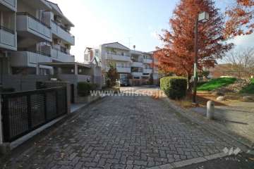 敷地北西側の前面道路