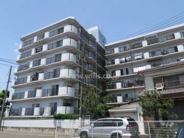 アーク茨木の外観（南東側から）