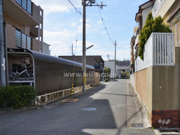 敷地北側の前面道路