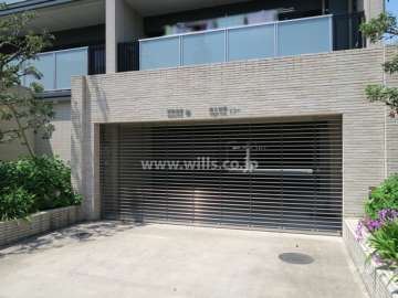 出入り口はリングシャッター付きです。