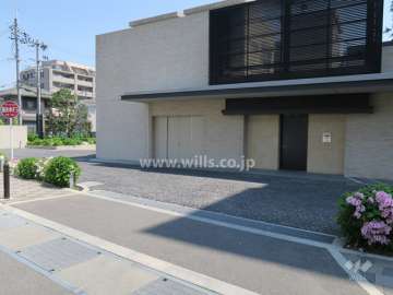 駐車場出入り口