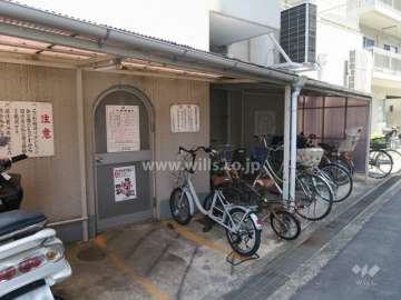 駐輪場とバイク置場