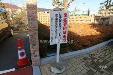 敷地北側の前面道路
