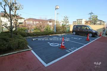 敷地南側の前面道路(東側から)